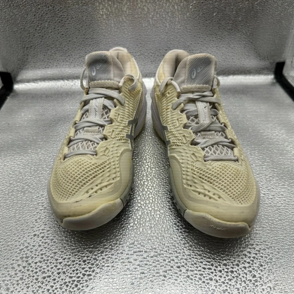 Asics while sporty